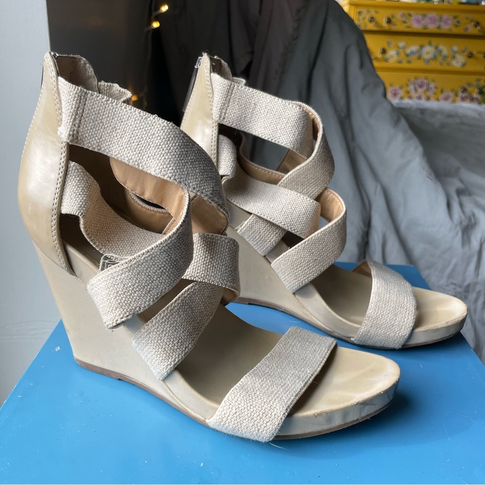 *AVAIL TIL 9/15* BCBGeneration elastic strap platform heels, size 6, used